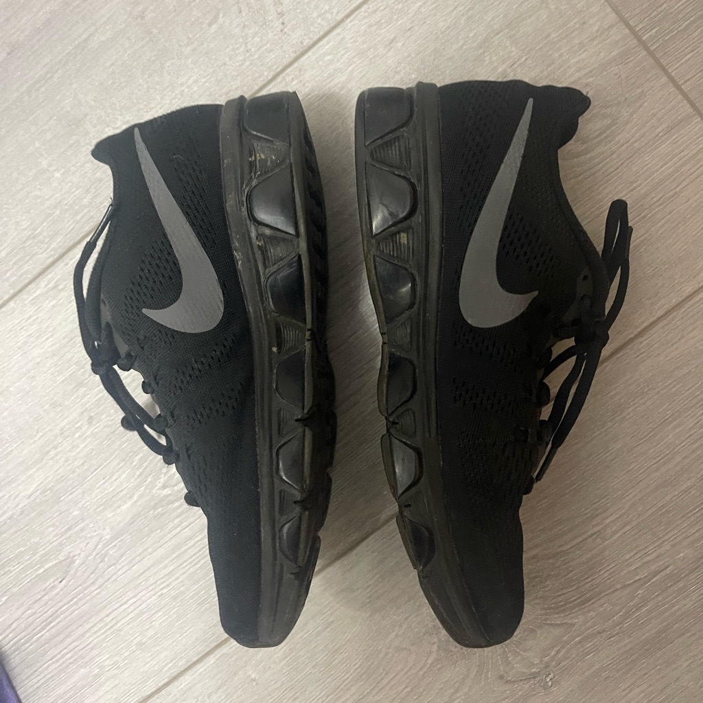 Black Nike Gym Shoes